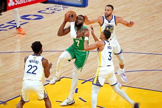 ESPN：切尔西为加纳乔标价5000万欧，球员和俱乐部都考虑永久转会